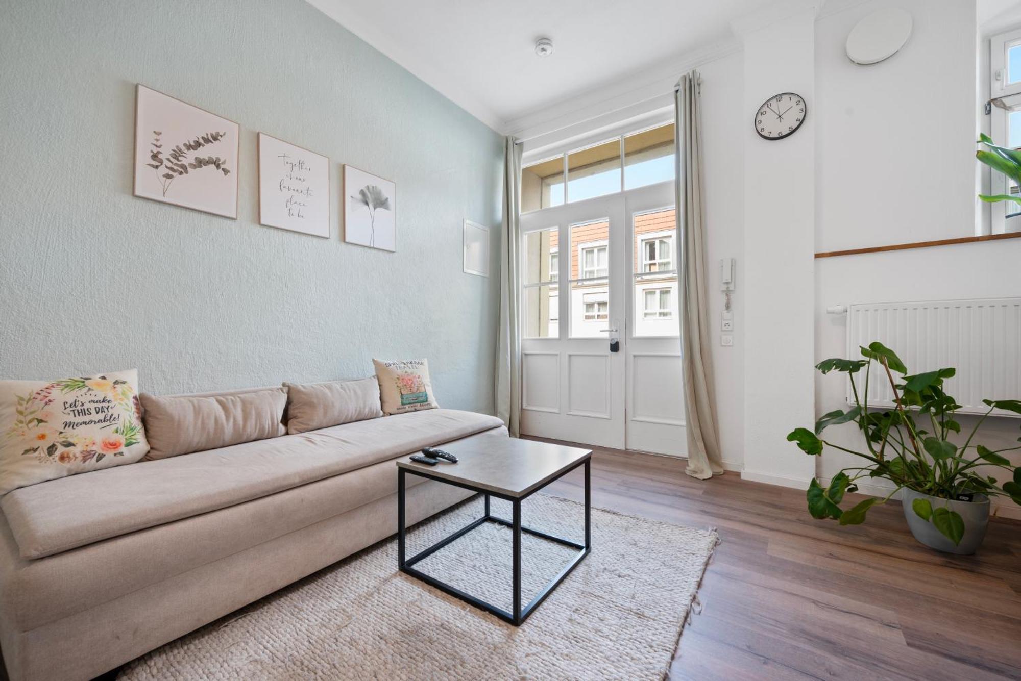 Backhome - Business&Family - Fantastische Schlosslage, Smarttv, Netflix, 50Qm, 24H Checkin - Apartment 1 Ludwigsburg Buitenkant foto