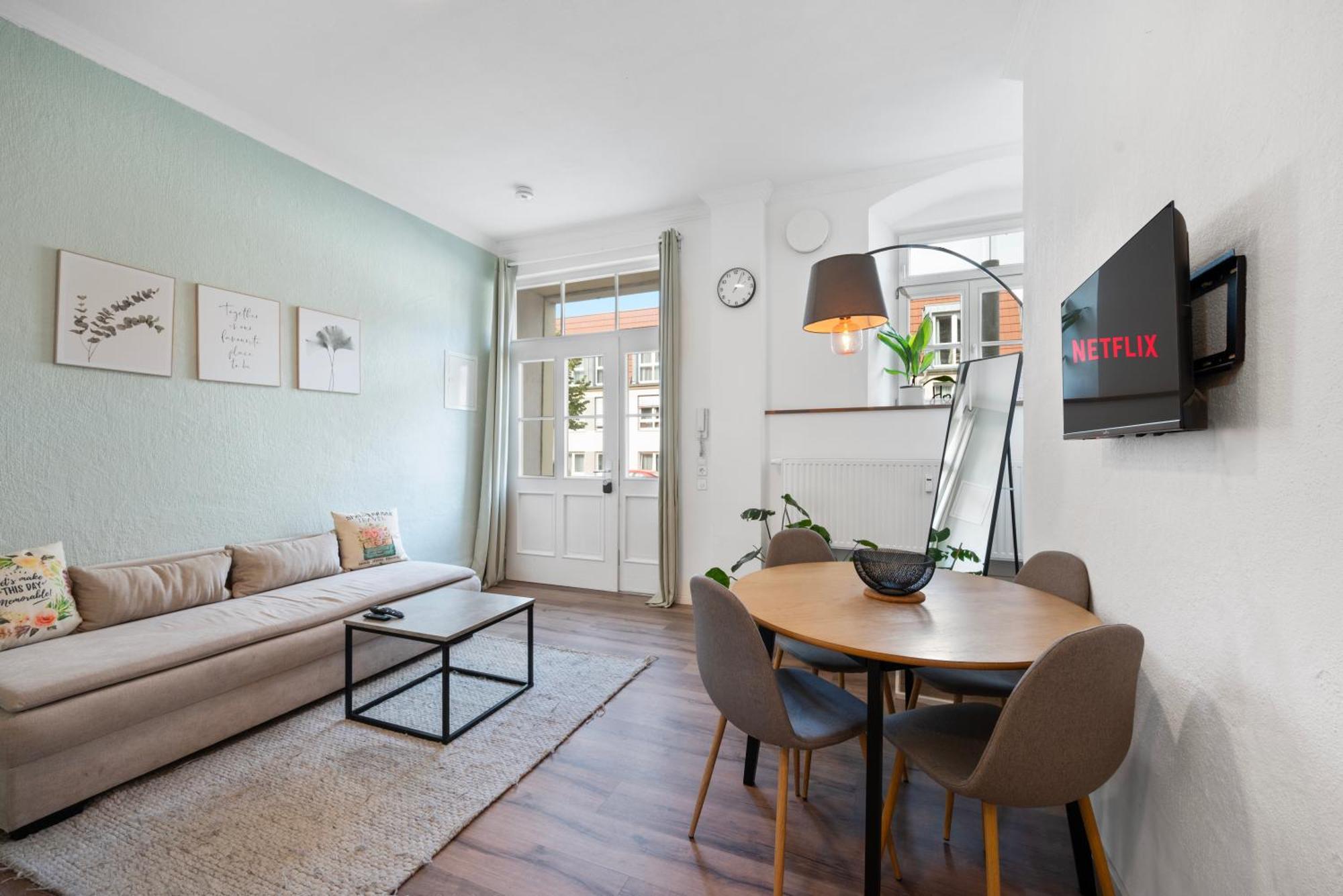 Backhome - Business&Family - Fantastische Schlosslage, Smarttv, Netflix, 50Qm, 24H Checkin - Apartment 1 Ludwigsburg Buitenkant foto