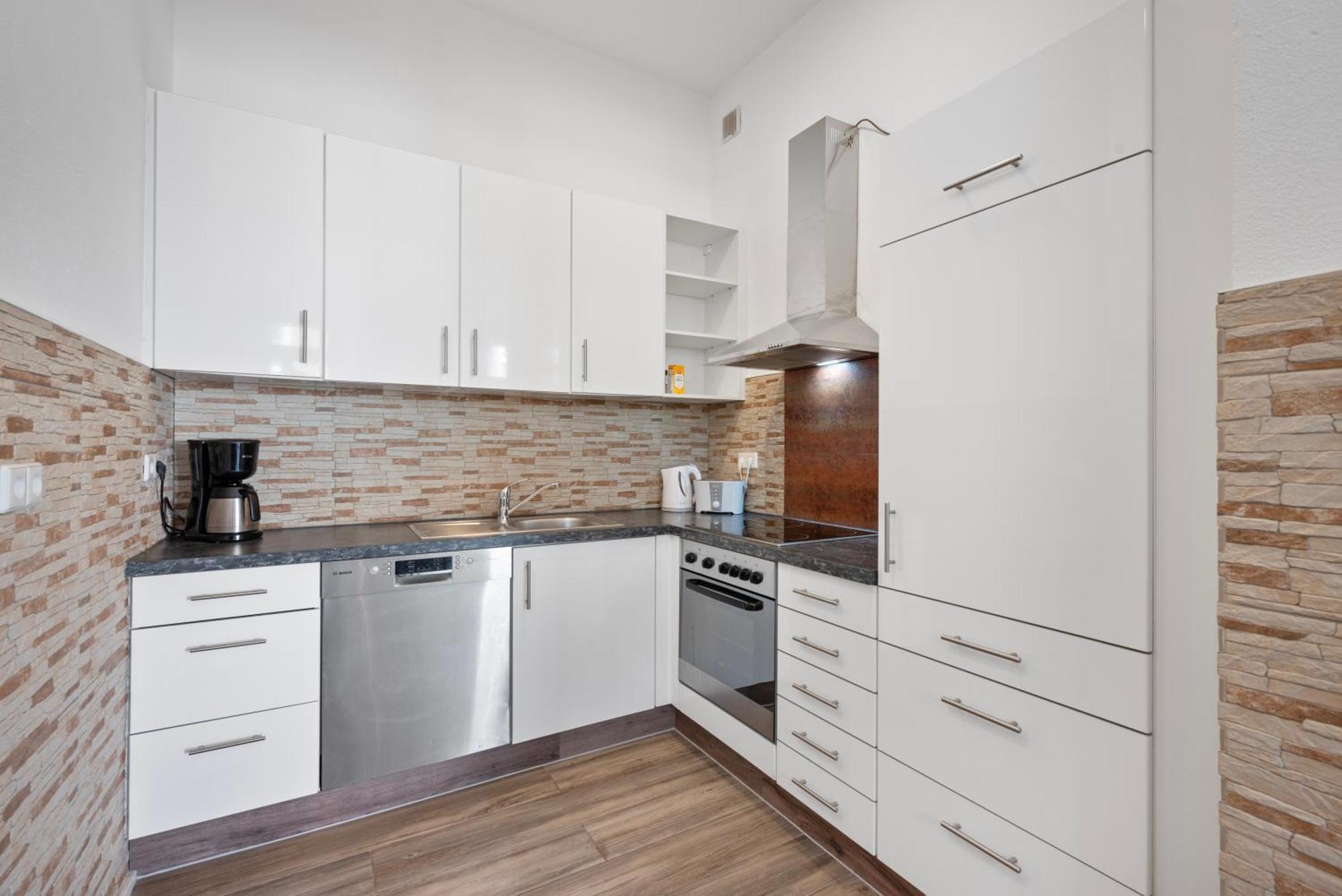 Backhome - Business&Family - Fantastische Schlosslage, Smarttv, Netflix, 50Qm, 24H Checkin - Apartment 1 Ludwigsburg Buitenkant foto