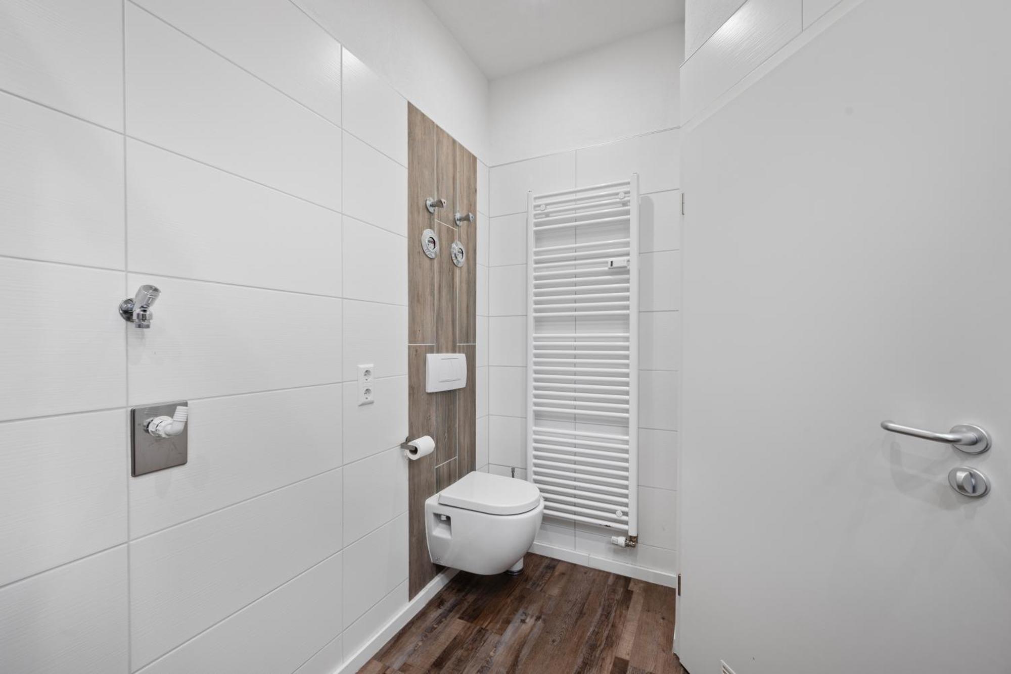 Backhome - Business&Family - Fantastische Schlosslage, Smarttv, Netflix, 50Qm, 24H Checkin - Apartment 1 Ludwigsburg Buitenkant foto